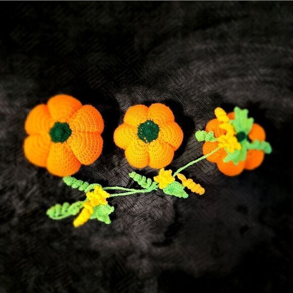 Lot of 3 handmade Crochet Pumpkin - Picture 4 of 9